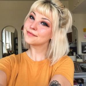 Meet your Posher, Kaitlin